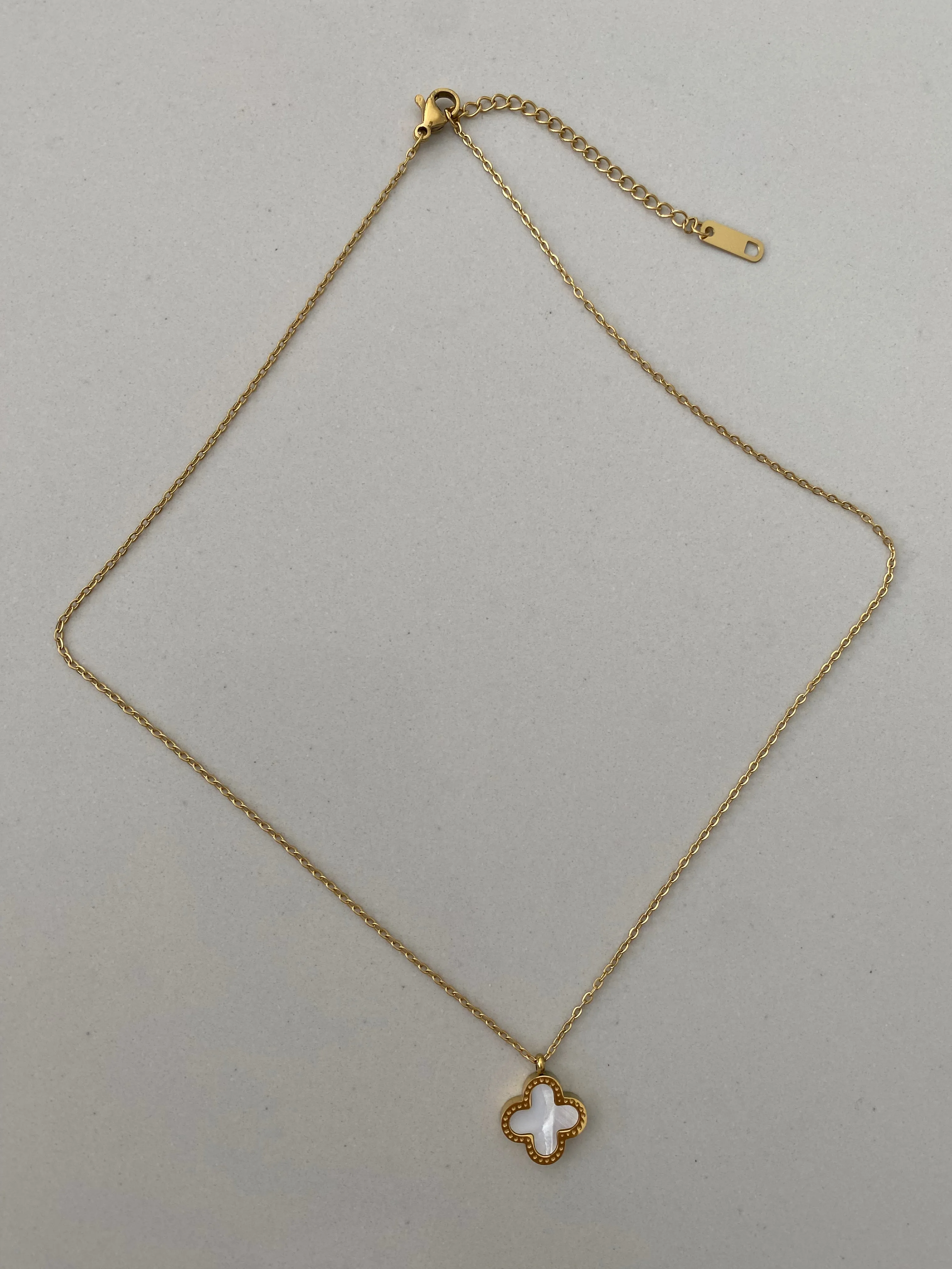 Clover Necklace - Gold Mix