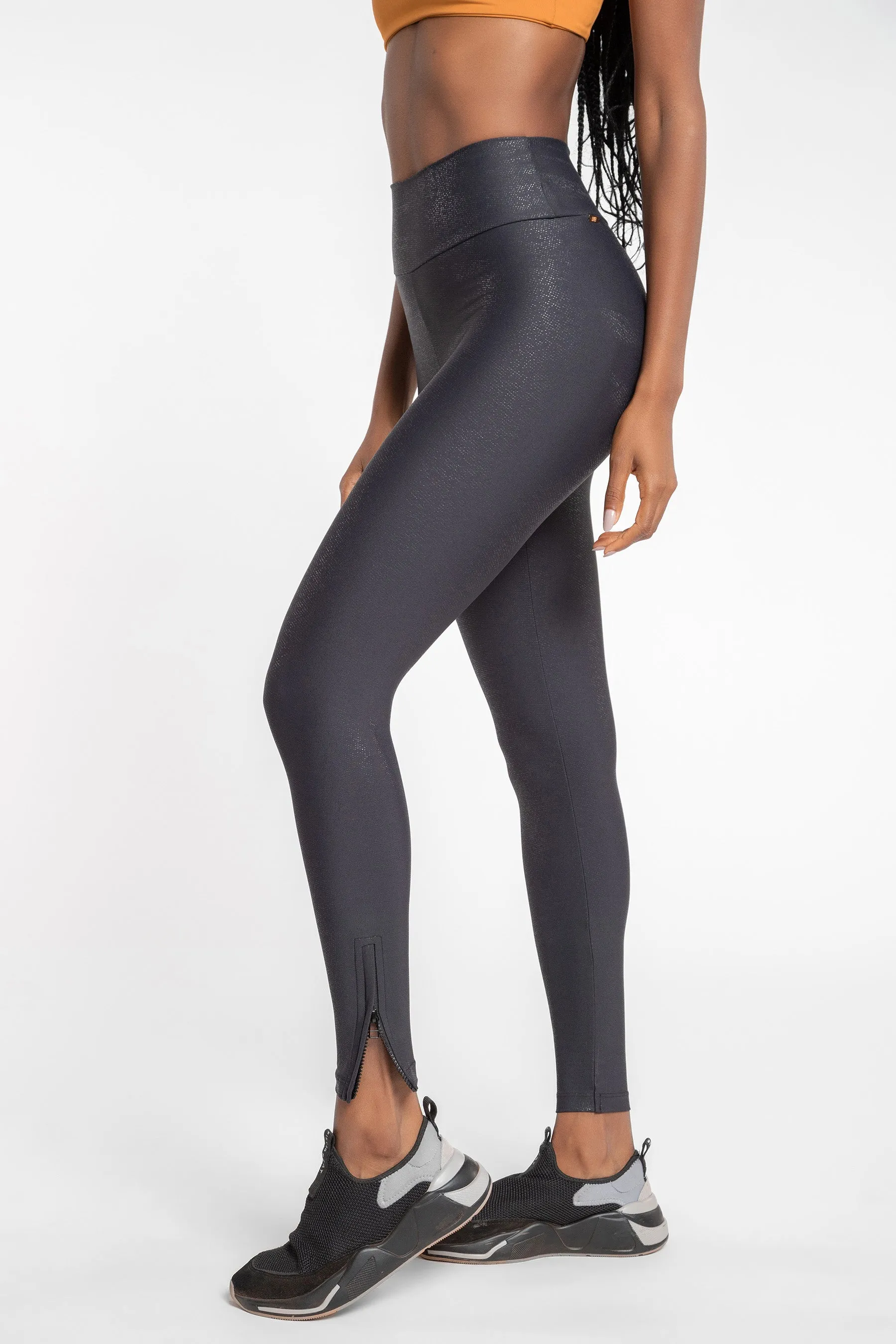 Cool Effect Zip Tight
