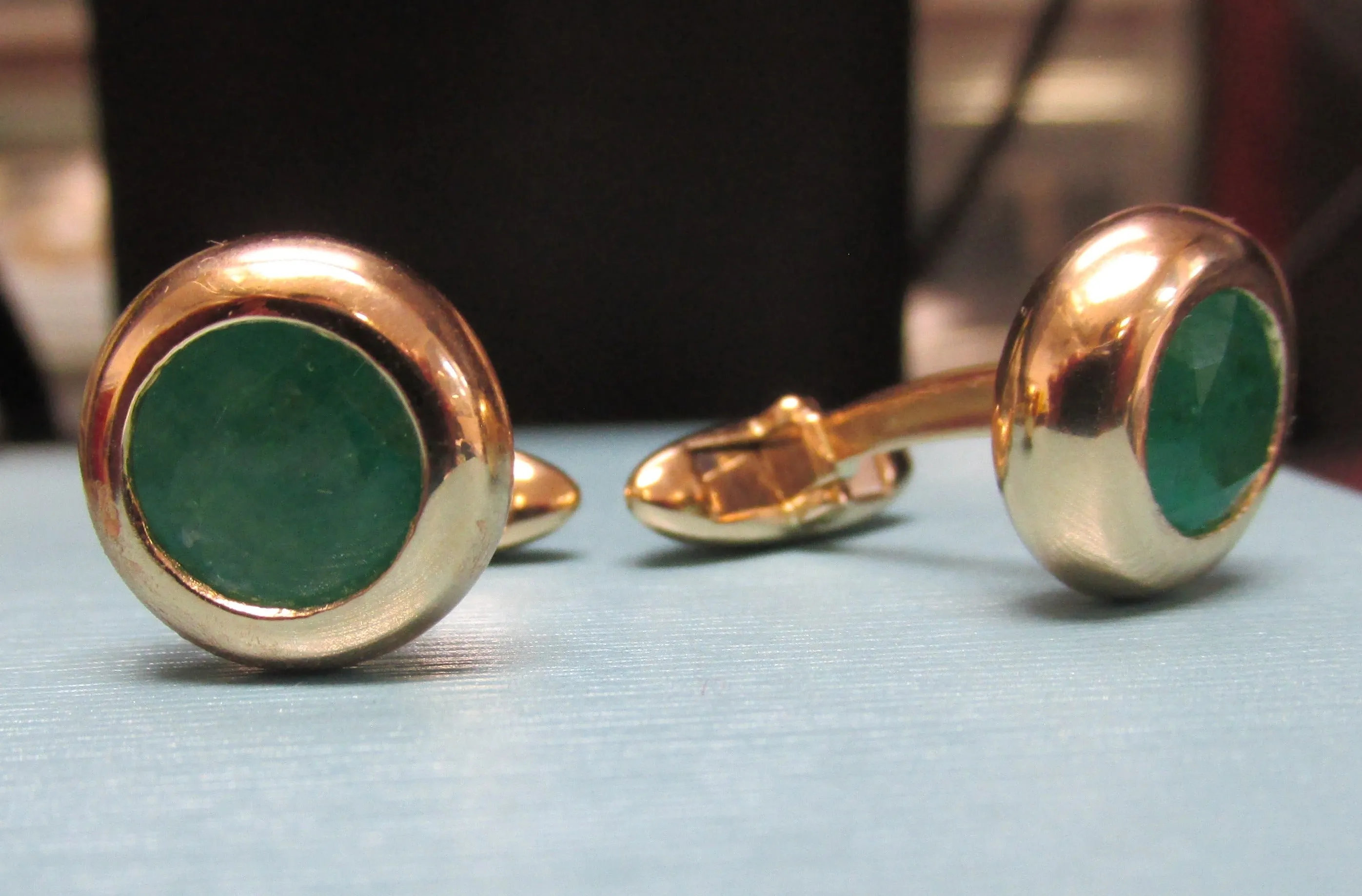 Hand Crafted Emerald Cufflinks 18K Yellow Gold