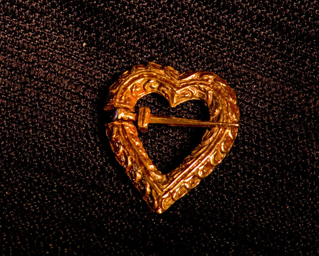 Heart Annular Brooch - Z-28