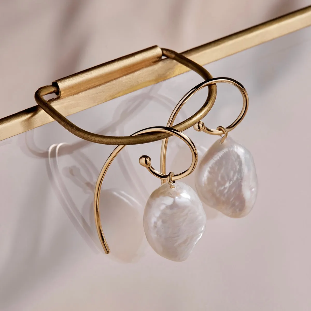 Seabell Pearl Earrings